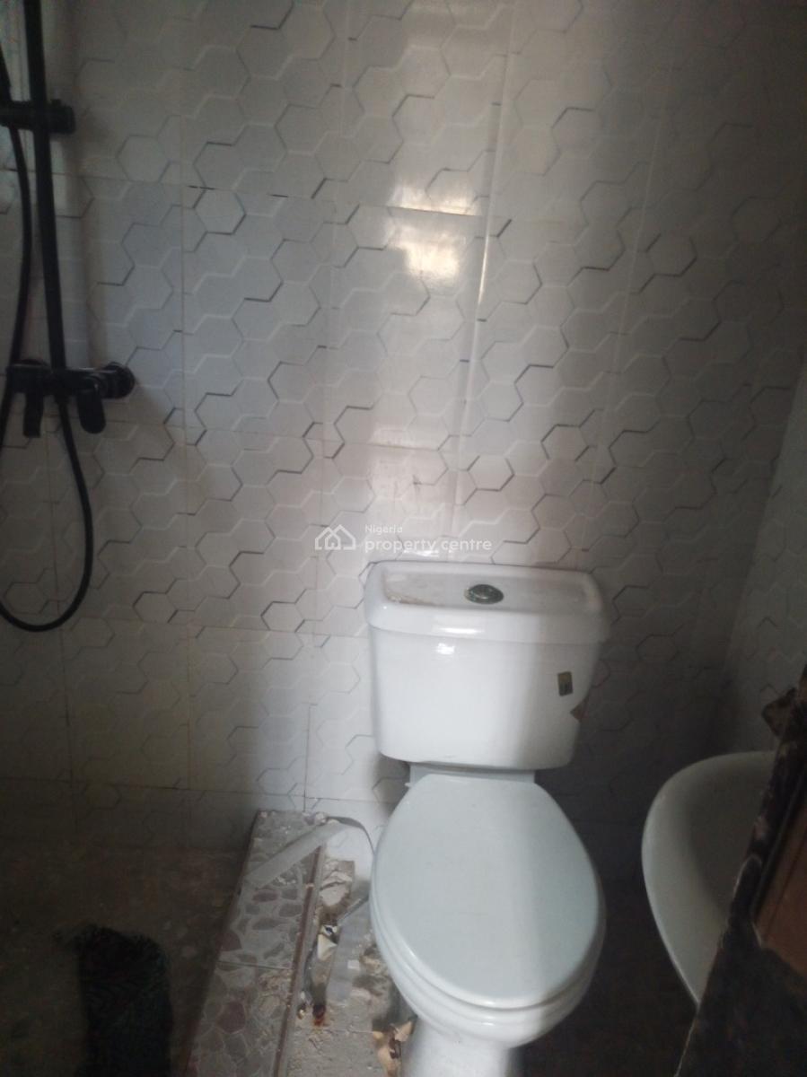 Clean Big 2 Bedroom Apartment Downstairs, Mobil Road Ilaje,moba Tarred Road, Ilaje, Ajah, Lagos, Flat / Apartment for Rent