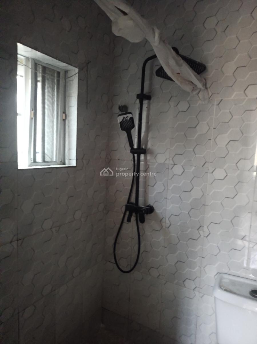 Clean Big 2 Bedroom Apartment Downstairs, Mobil Road Ilaje,moba Tarred Road, Ilaje, Ajah, Lagos, Flat / Apartment for Rent