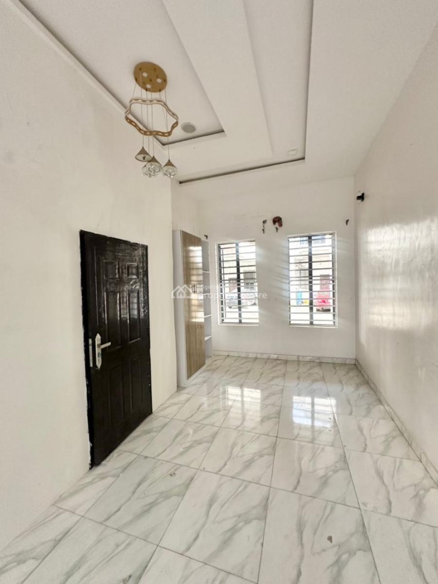 a Studio Apartment, Ikota G.r.a, Lekki, Lagos, Flat / Apartment for Rent