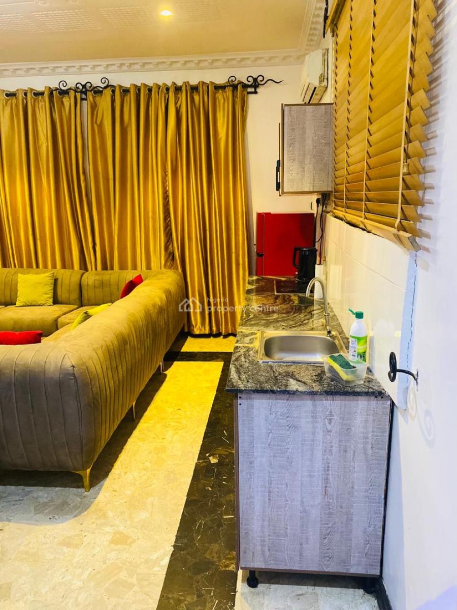 1 Bedroom Apartment, Magodo Phase 2, Magodo, Lagos, Mini Flat (room and Parlour) Short Let