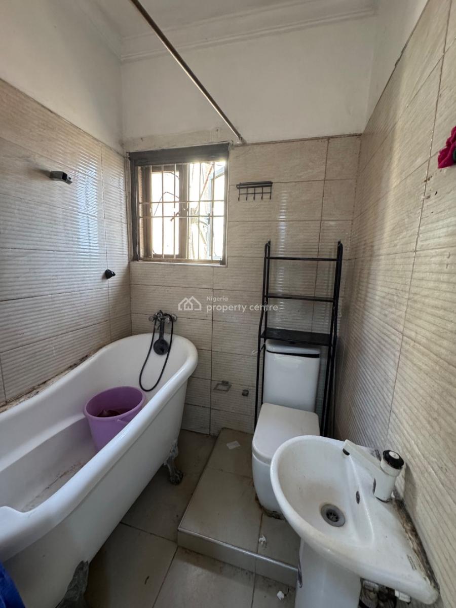 Self Contain, Off Admiralty Way, Lekki Phase 1, Lekki, Lagos, Self Contain (single Rooms) for Rent