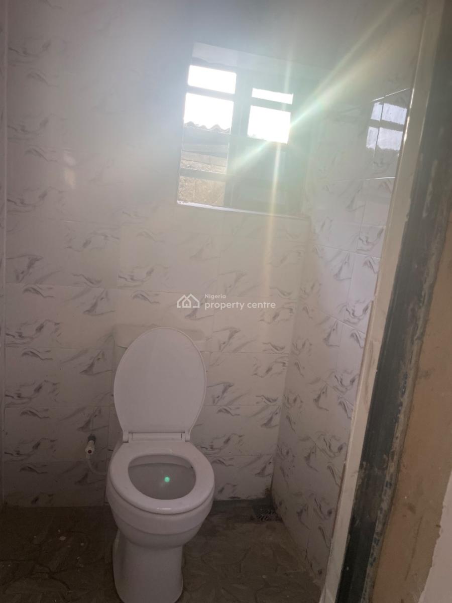 Room Self, Pedro Road, Shomolu, Lagos, Self Contain (single Rooms) for Rent