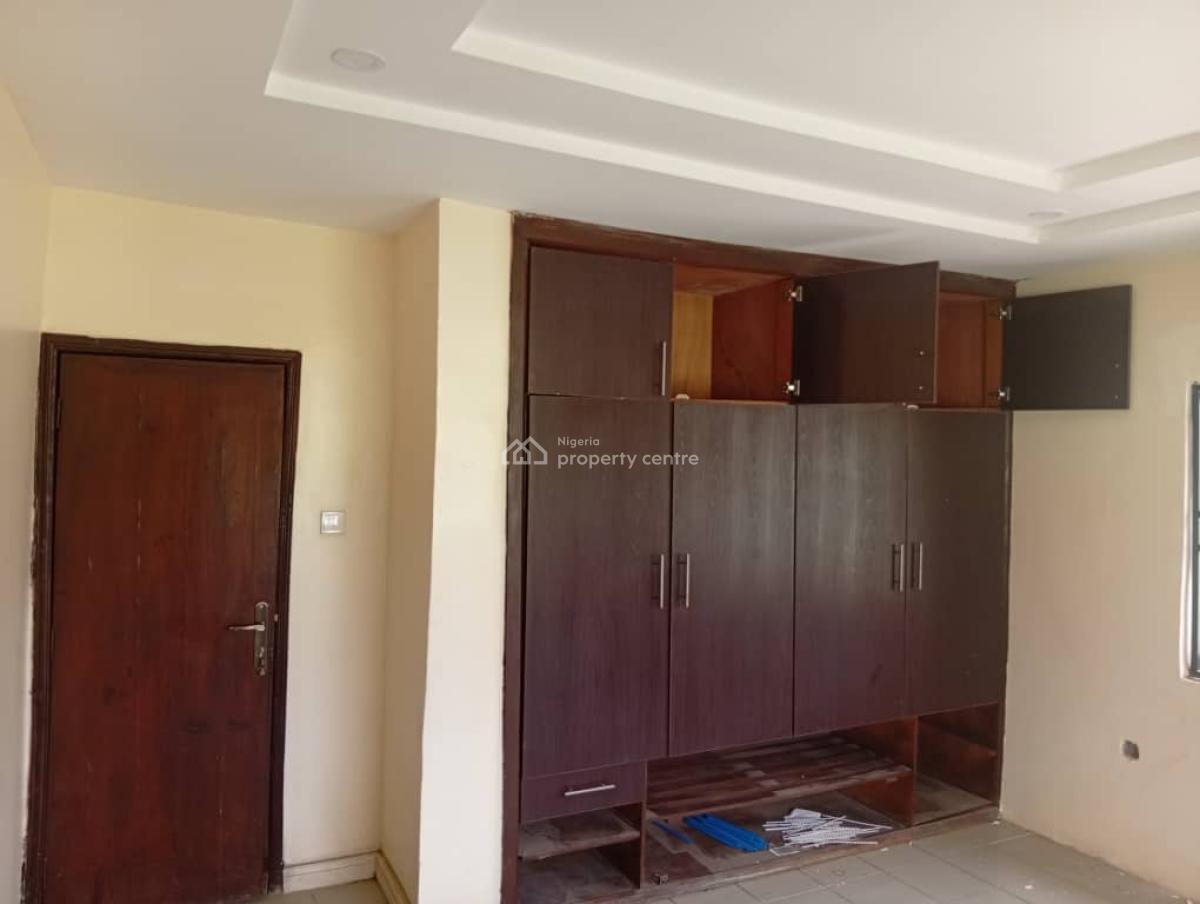 Renovated 5 Bedrooms Duplex Alone in Compound, 4th Avenue, Gwarinpa, Abuja, Detached Duplex for Rent