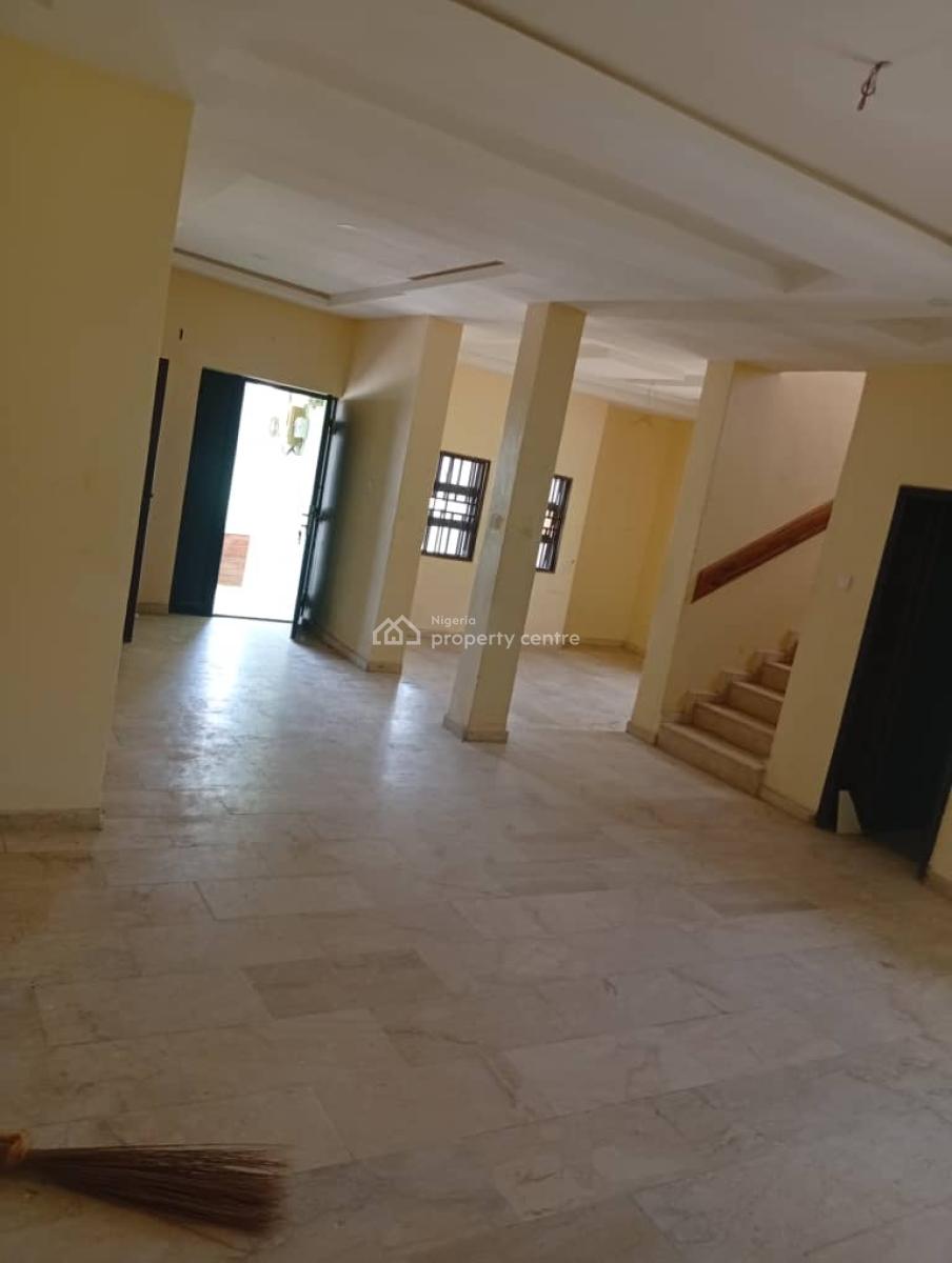 Renovated 5 Bedrooms Duplex Alone in Compound, 4th Avenue, Gwarinpa, Abuja, Detached Duplex for Rent