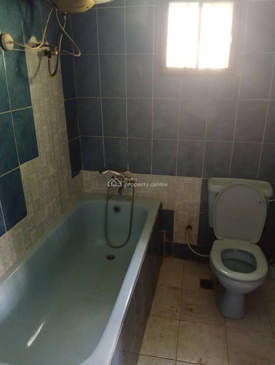 Renovated 5 Bedrooms Duplex Alone in Compound, 4th Avenue, Gwarinpa, Abuja, Detached Duplex for Rent