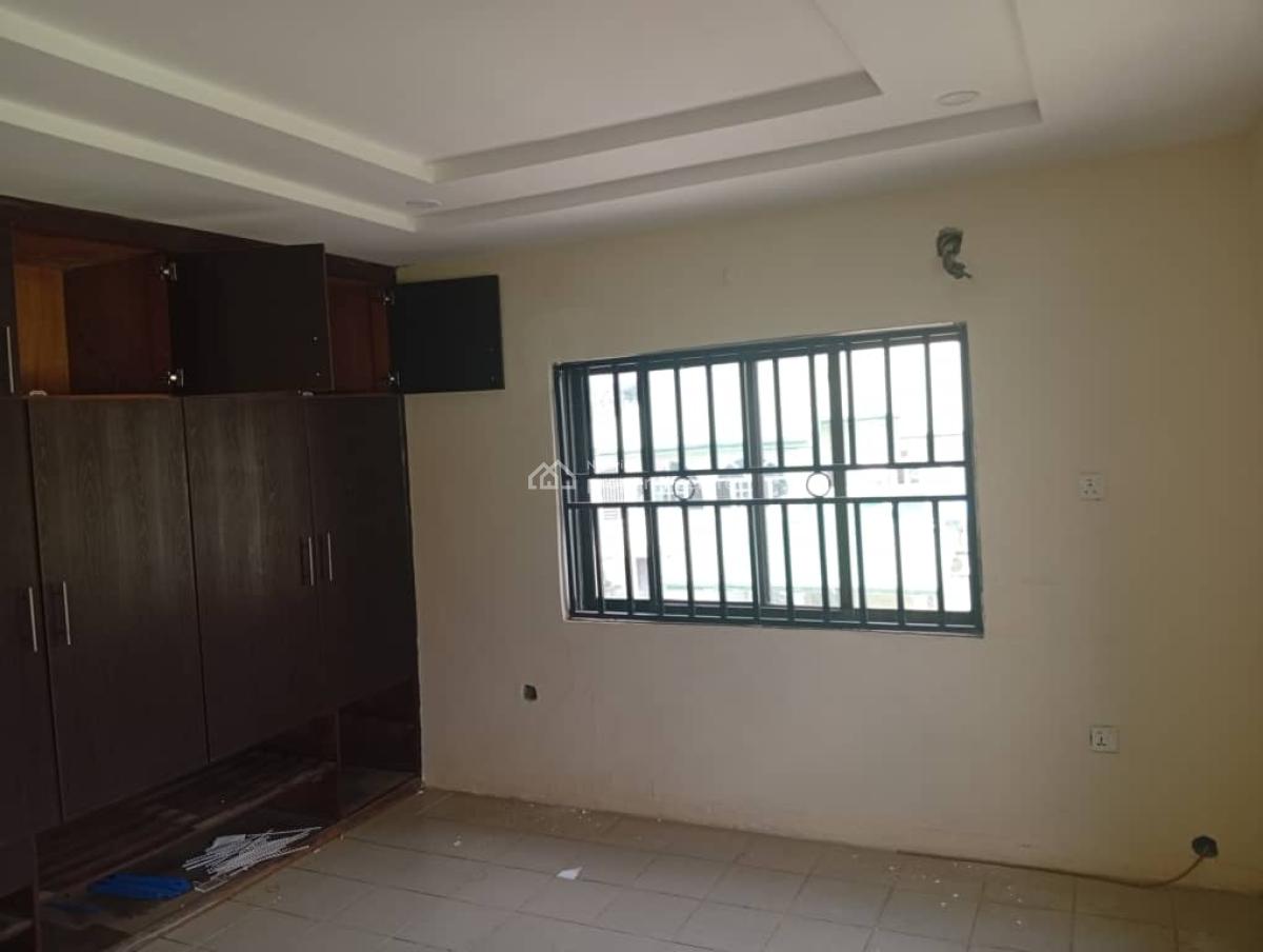 Renovated 5 Bedrooms Duplex Alone in Compound, 4th Avenue, Gwarinpa, Abuja, Detached Duplex for Rent