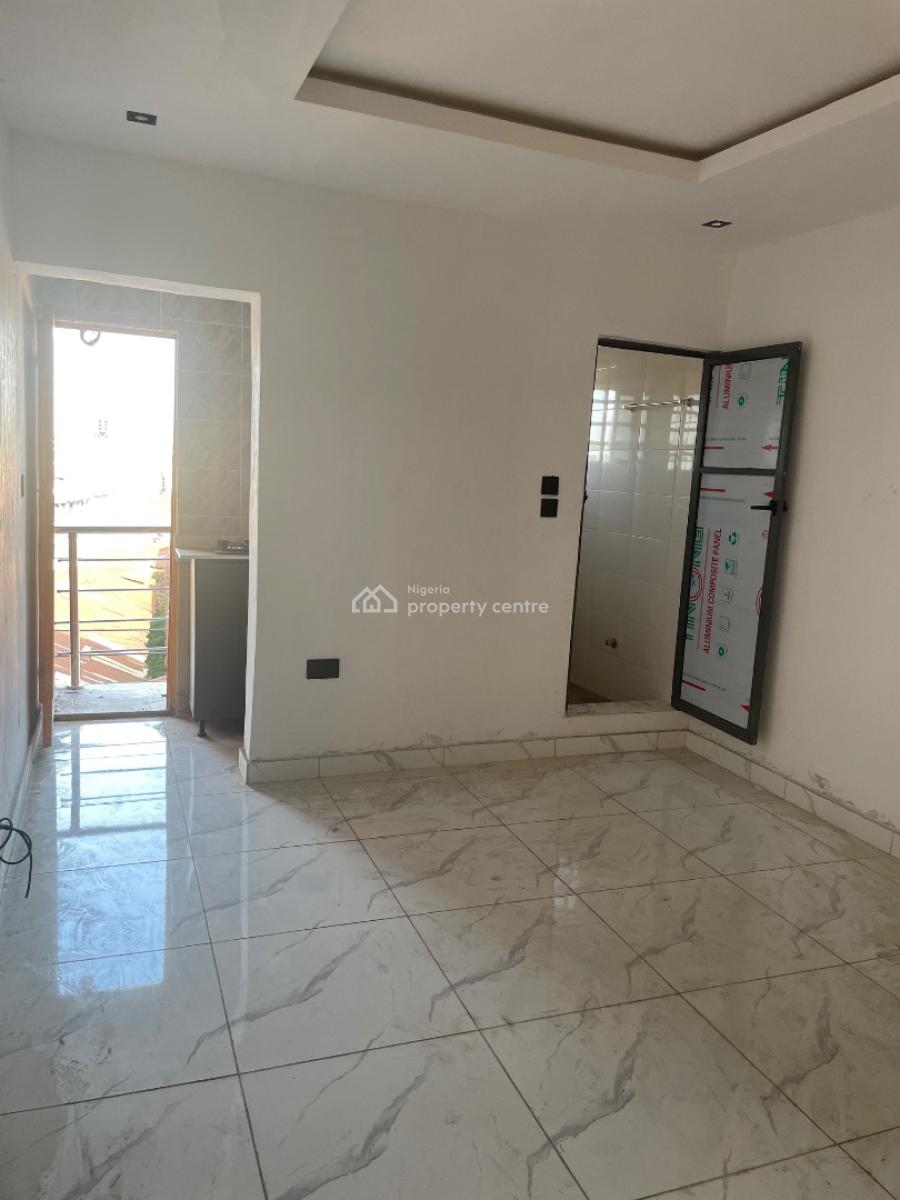 Room Self, Pedro Road, Shomolu, Lagos, Self Contain (single Rooms) for Rent