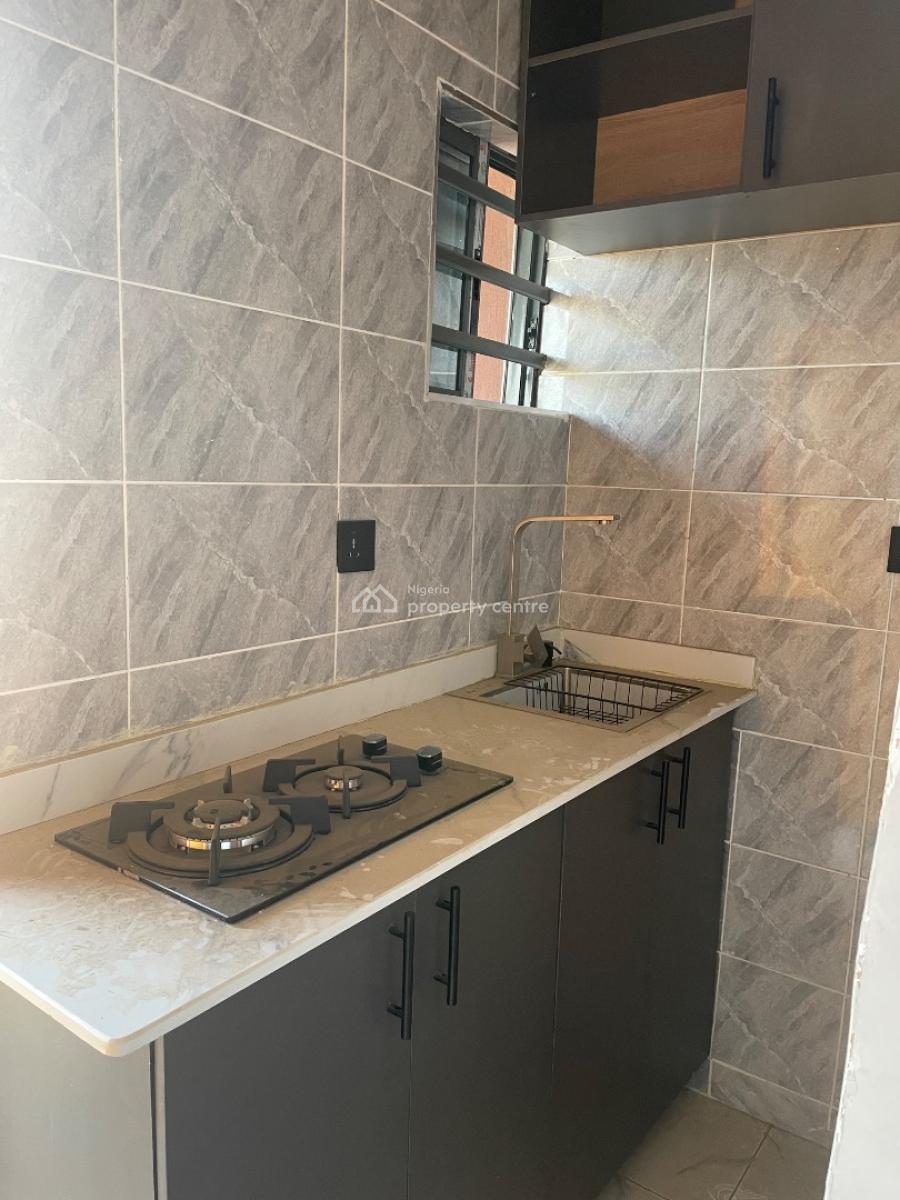 Room Self, Pedro Road, Shomolu, Lagos, Self Contain (single Rooms) for Rent