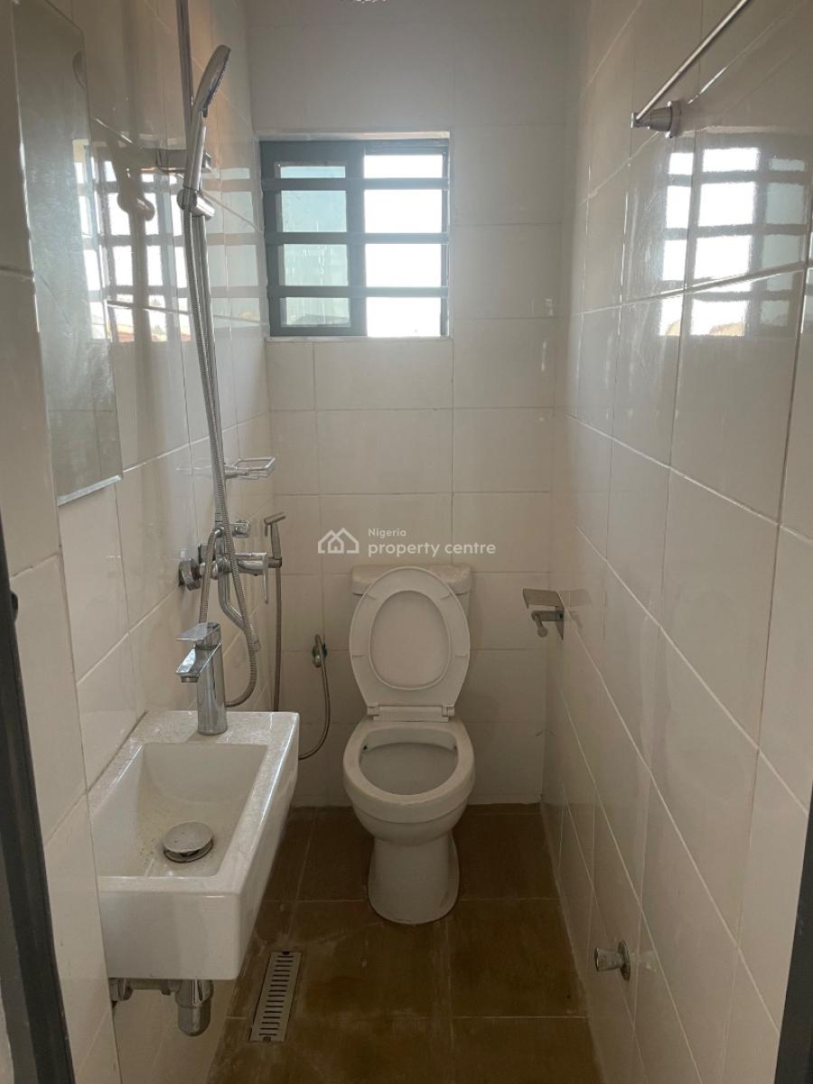 Room Self, Pedro Road, Shomolu, Lagos, Self Contain (single Rooms) for Rent
