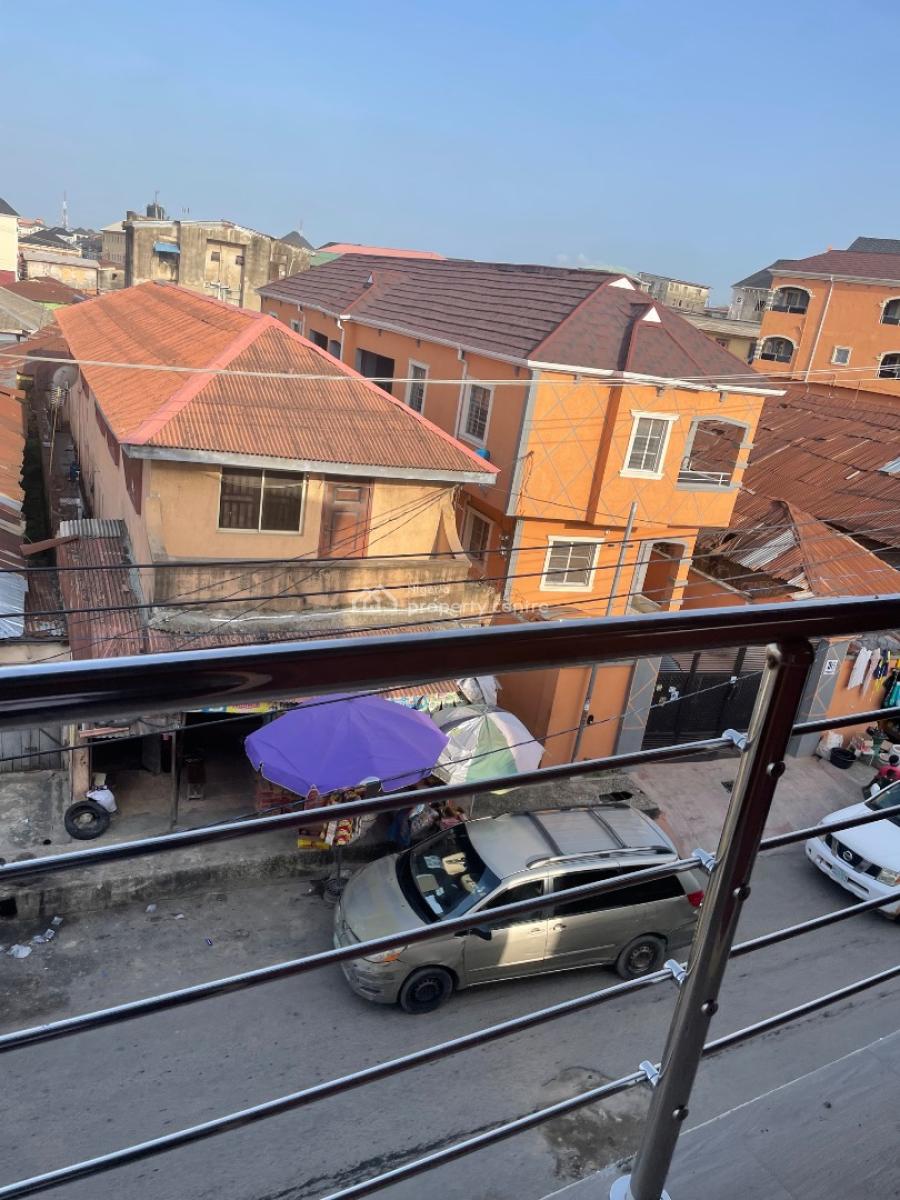 Room Self, Pedro Road, Shomolu, Lagos, Self Contain (single Rooms) for Rent