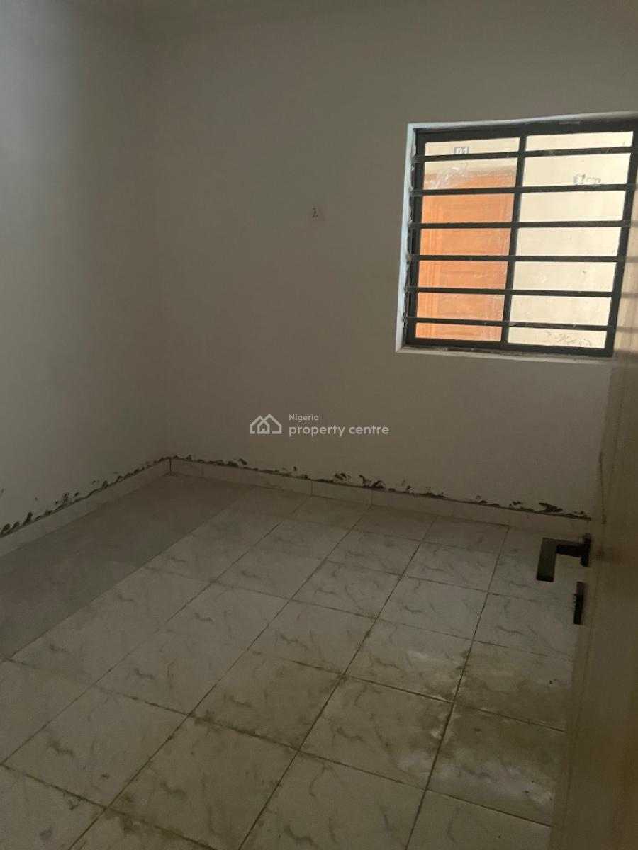 Mini Flat, Pedro Road, Shomolu, Lagos, Mini Flat (room and Parlour) for Rent
