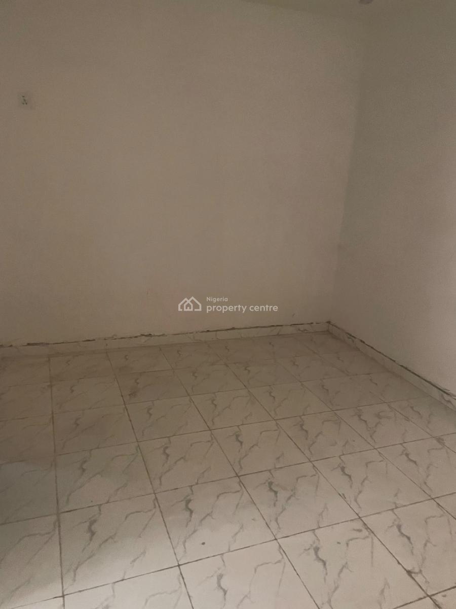 Mini Flat, Pedro Road, Shomolu, Lagos, Mini Flat (room and Parlour) for Rent