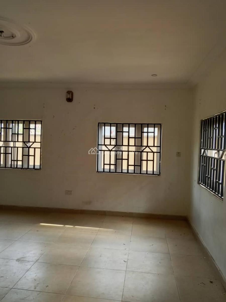Just 2 Occupant in The Compound 3bedroom Bungalow at Magboro Makogi, Makogi, Magboro, Ogun, Terraced Bungalow for Rent