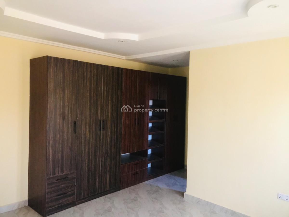 Newly Renovated 2 Bedroom Apartment, 2nd Avenue, Gwarinpa, Abuja, Flat / Apartment for Rent