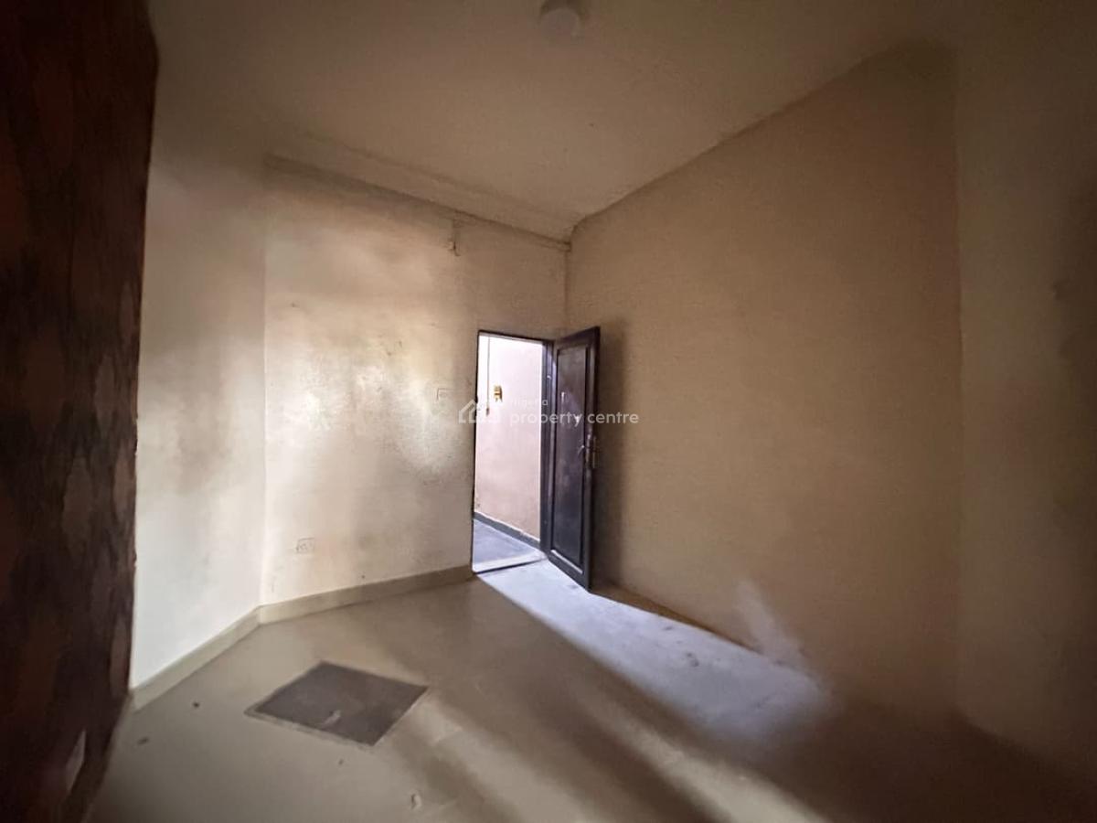 Spacious 3 Bedroom Apartment with Bq, Lekki, Lagos, Flat / Apartment for Rent