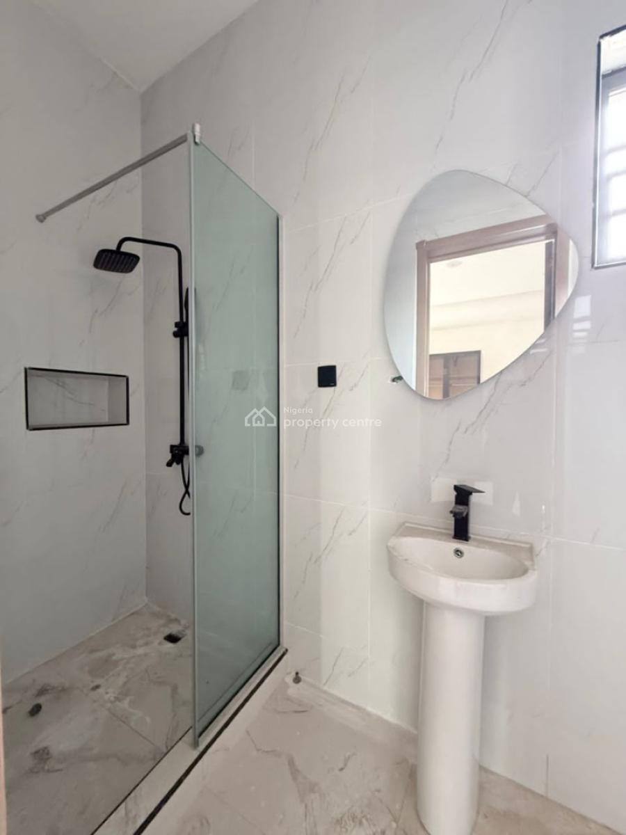 Newly 2bedroom Apartment with Pool & Gym Available, Lekki Phase 1, Lekki, Lagos, Flat / Apartment for Rent