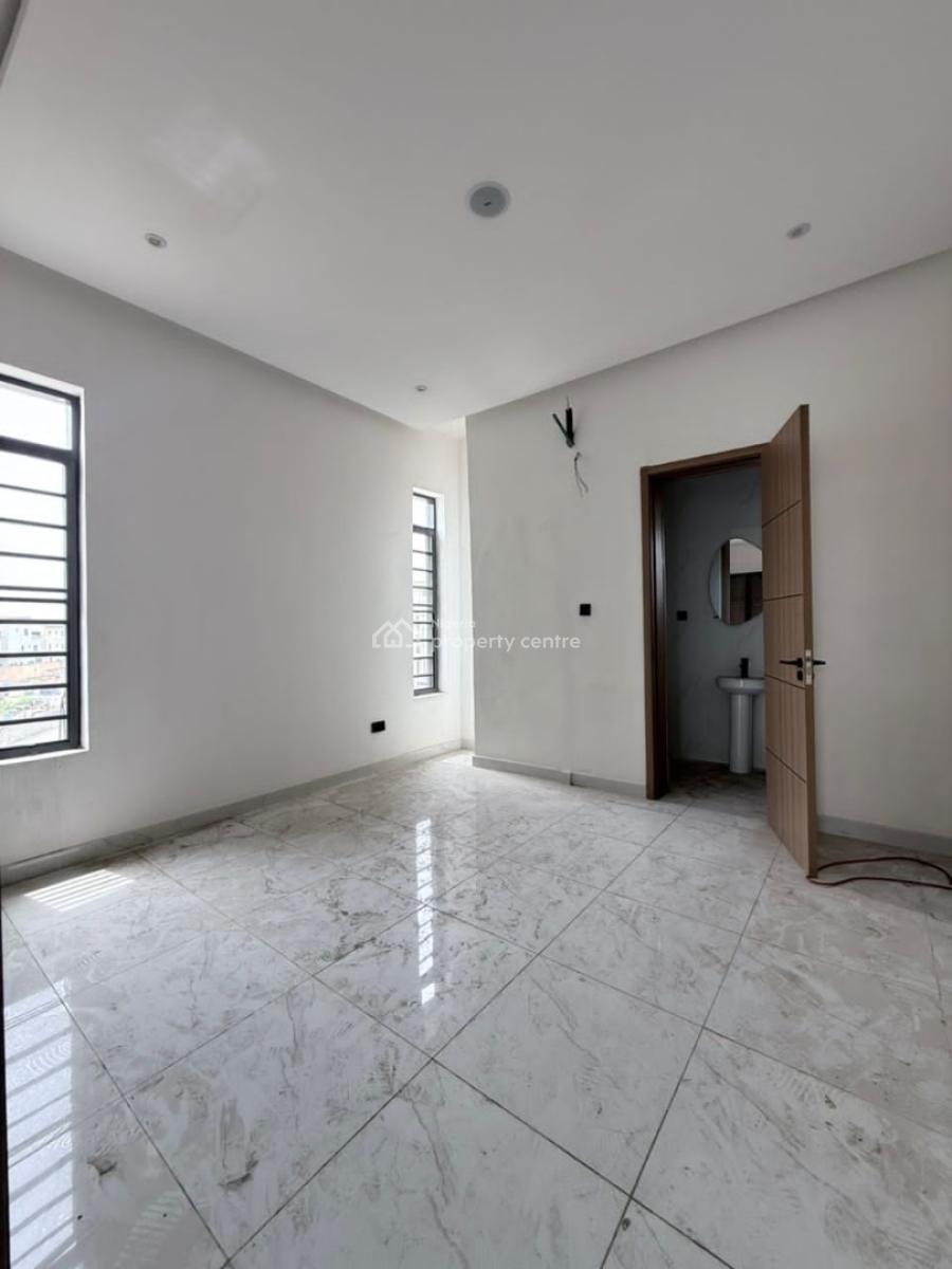 Newly 2bedroom Apartment with Pool & Gym Available, Lekki Phase 1, Lekki, Lagos, Flat / Apartment for Rent