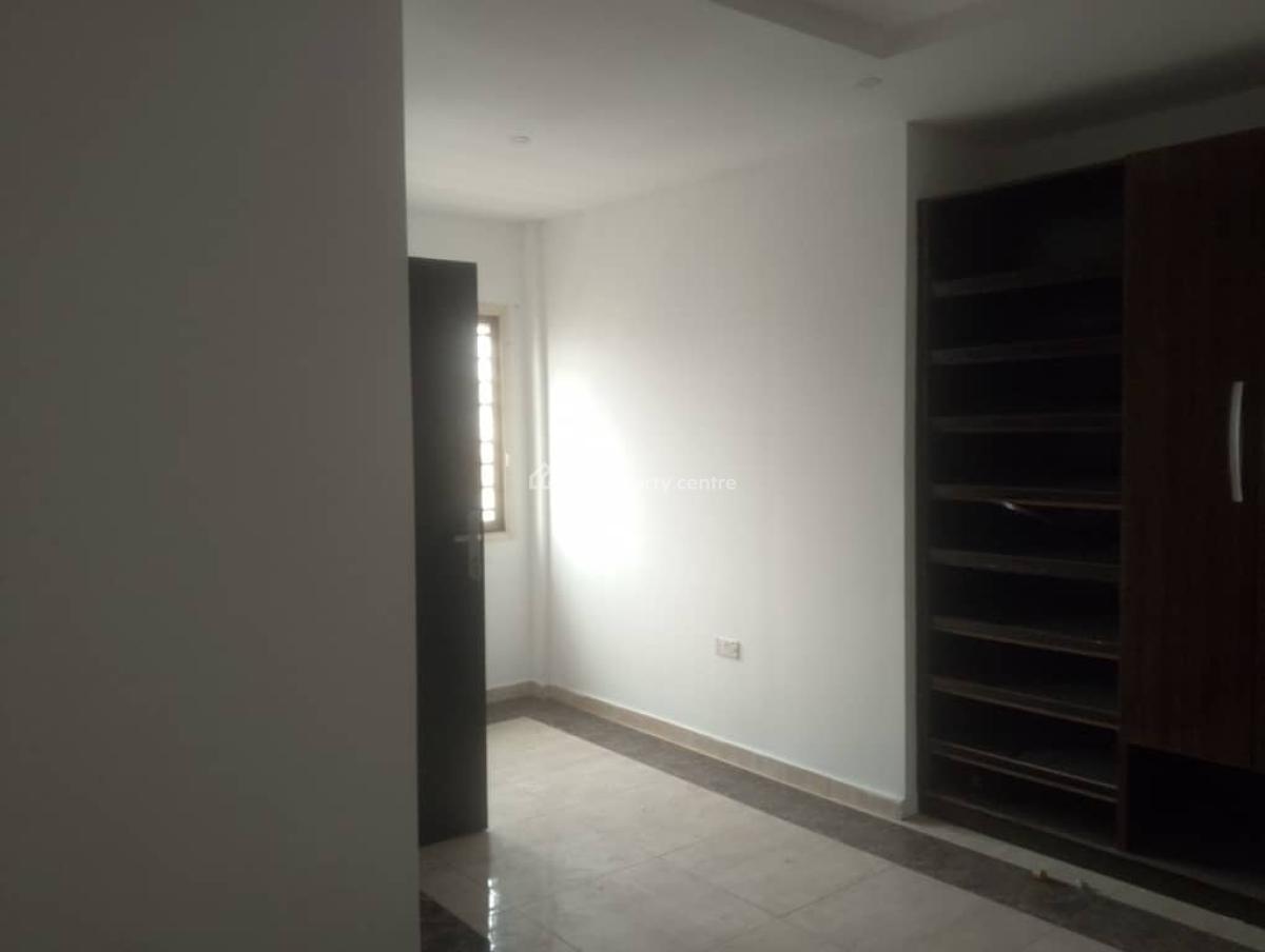 Serviced 2bedroom Pent House with Swimming Pool, Lekki Phase 1, Lekki, Lagos, Flat / Apartment for Rent