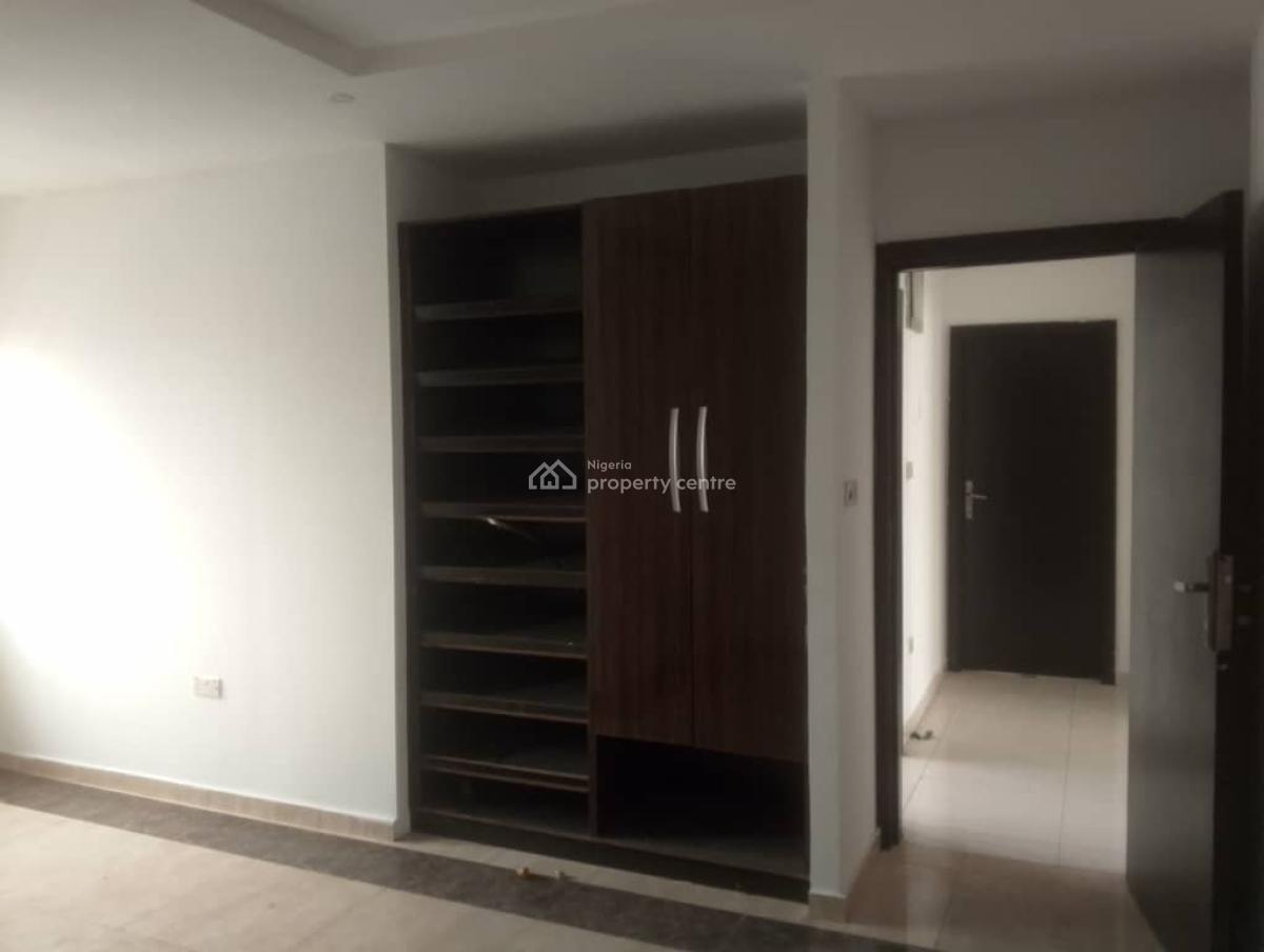 Serviced 2bedroom Pent House with Swimming Pool, Lekki Phase 1, Lekki, Lagos, Flat / Apartment for Rent