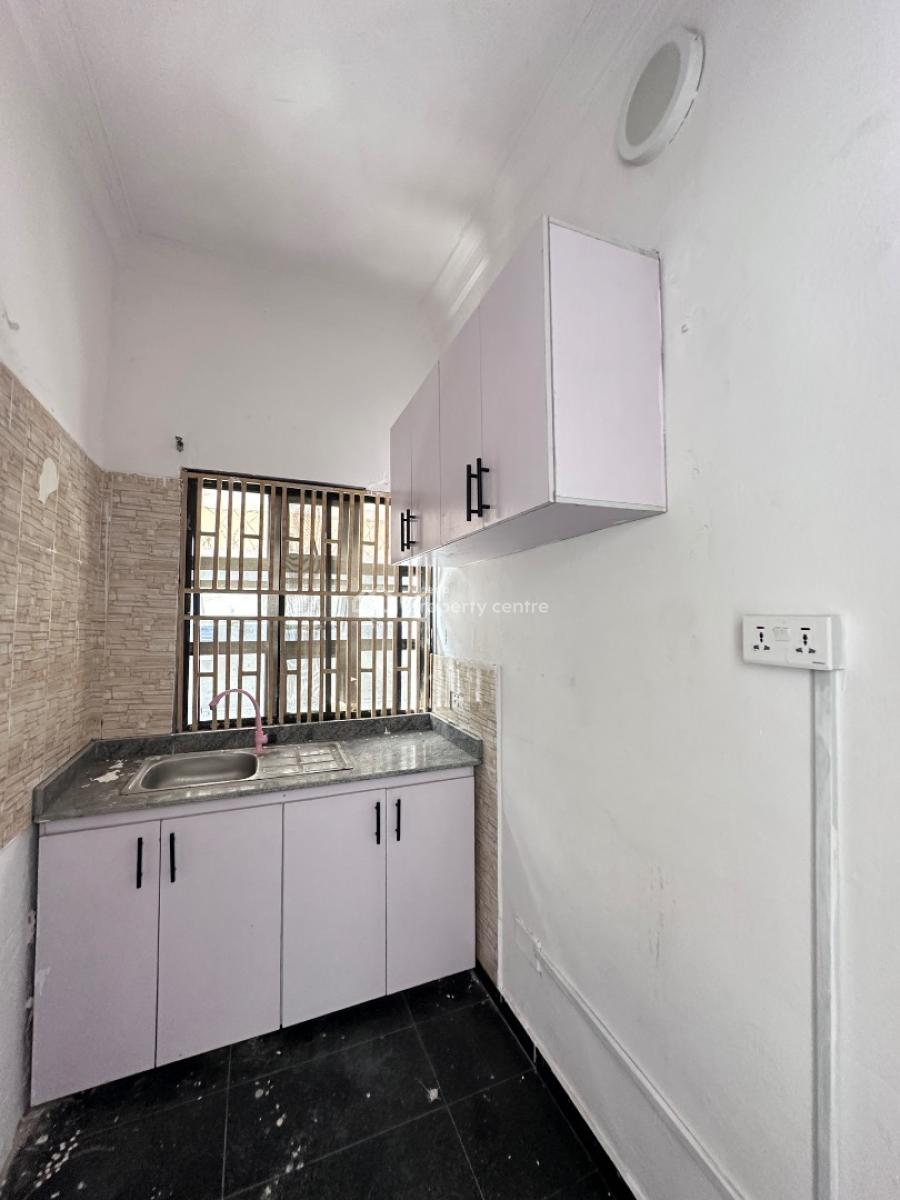 Decently Finished 1 Bedroom Apartment, Off Omonirire Johnson, Lekki Phase 1, Lekki, Lagos, Flat / Apartment for Rent