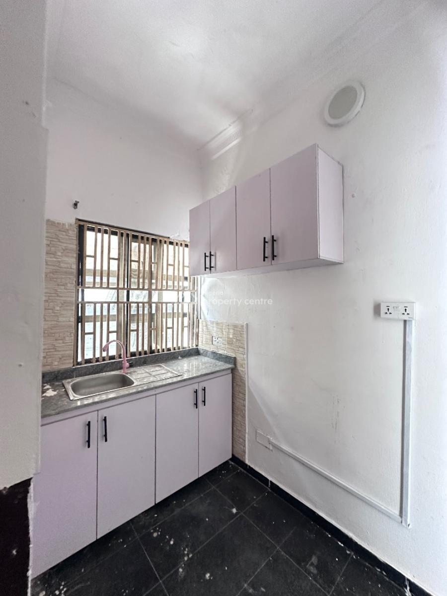 Decently Finished 1 Bedroom Apartment, Off Omonirire Johnson, Lekki Phase 1, Lekki, Lagos, Flat / Apartment for Rent