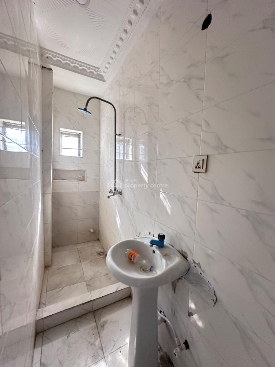 Decently Finished 1 Bedroom Apartment, Off Omonirire Johnson, Lekki Phase 1, Lekki, Lagos, Flat / Apartment for Rent