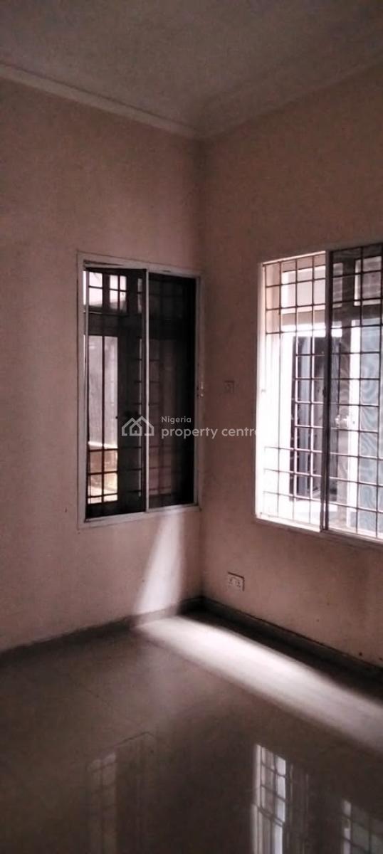 Serviced 3 Bedroom En-suite Flat with an Enclosed Fitted Kitchen Cabin, Lekki Phase 1, Lekki, Lagos, Flat / Apartment for Rent