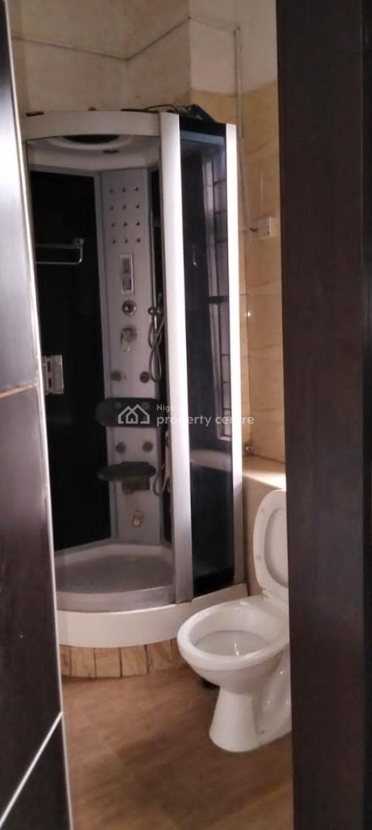 Serviced 3 Bedroom En-suite Flat with an Enclosed Fitted Kitchen Cabin, Lekki Phase 1, Lekki, Lagos, Flat / Apartment for Rent