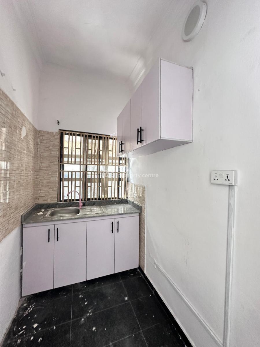 Decently Finished 1bedroom Apartment in Lekki Phase 1, Lekki Phase 1,lekki ,lagos,nigeria, Lekki Phase 1, Lekki, Lagos, Mini Flat (room and Parlour) for Rent