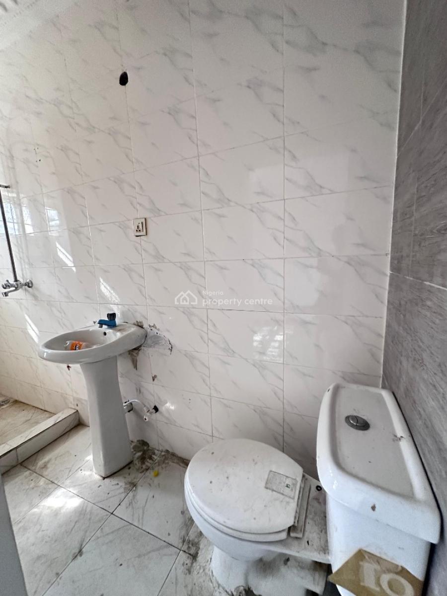 Decently Finished 1bedroom Apartment in Lekki Phase 1, Lekki Phase 1,lekki ,lagos,nigeria, Lekki Phase 1, Lekki, Lagos, Mini Flat (room and Parlour) for Rent