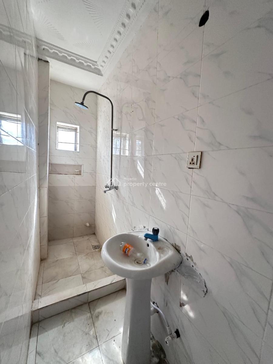 Decently Finished 1bedroom Apartment in Lekki Phase 1, Lekki Phase 1,lekki ,lagos,nigeria, Lekki Phase 1, Lekki, Lagos, Mini Flat (room and Parlour) for Rent