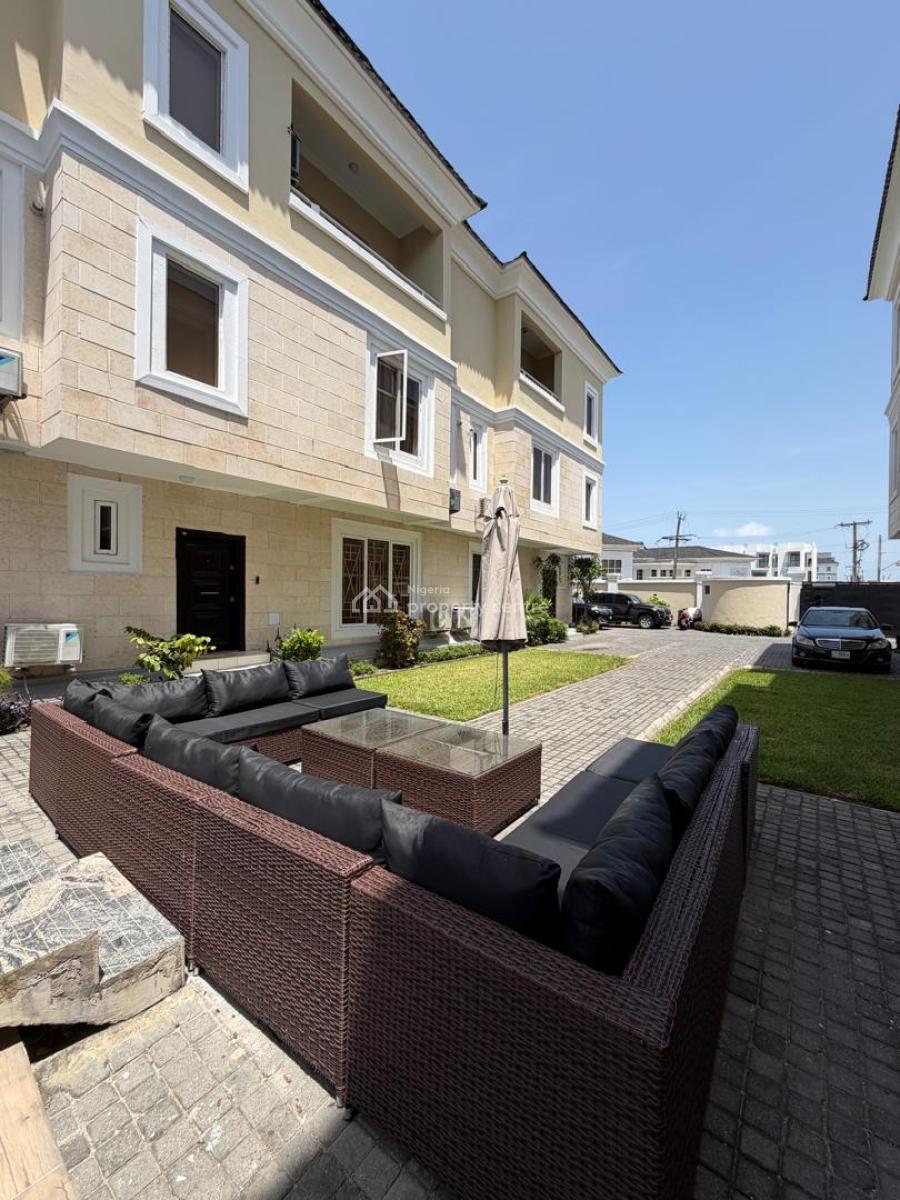 Serviced 4 Bedroom En-suite Townhouse with an Enclosed Fitted Kitchen/, Lekki Phase 1, Lekki, Lagos, Terraced Duplex for Rent