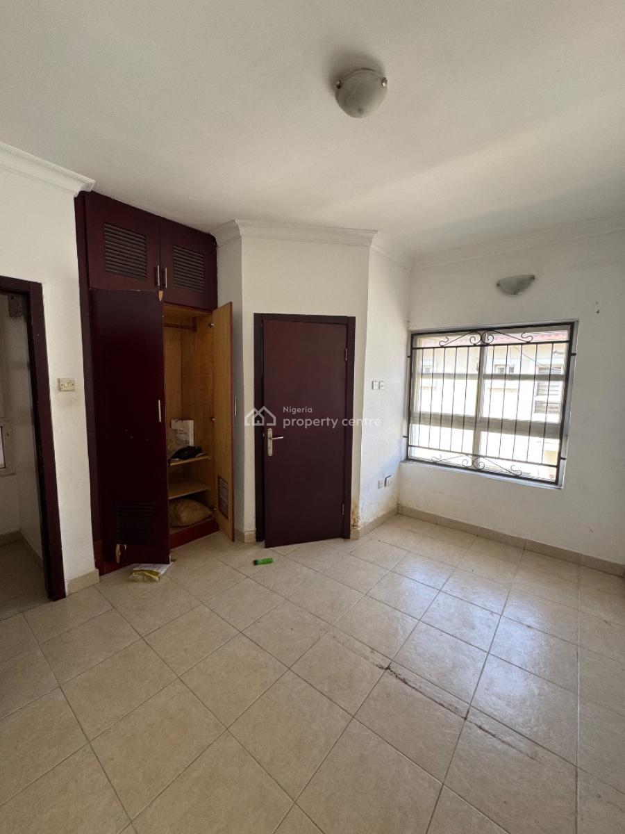 Self Contain, Burdillion Court, Chevron, Lekki Expressway, Lekki, Lagos, Self Contain (single Rooms) for Rent