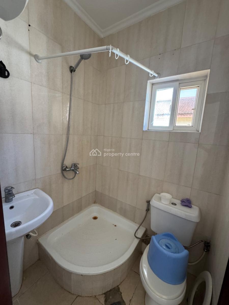 Self Contain, Burdillion Court, Chevron, Lekki Expressway, Lekki, Lagos, Self Contain (single Rooms) for Rent