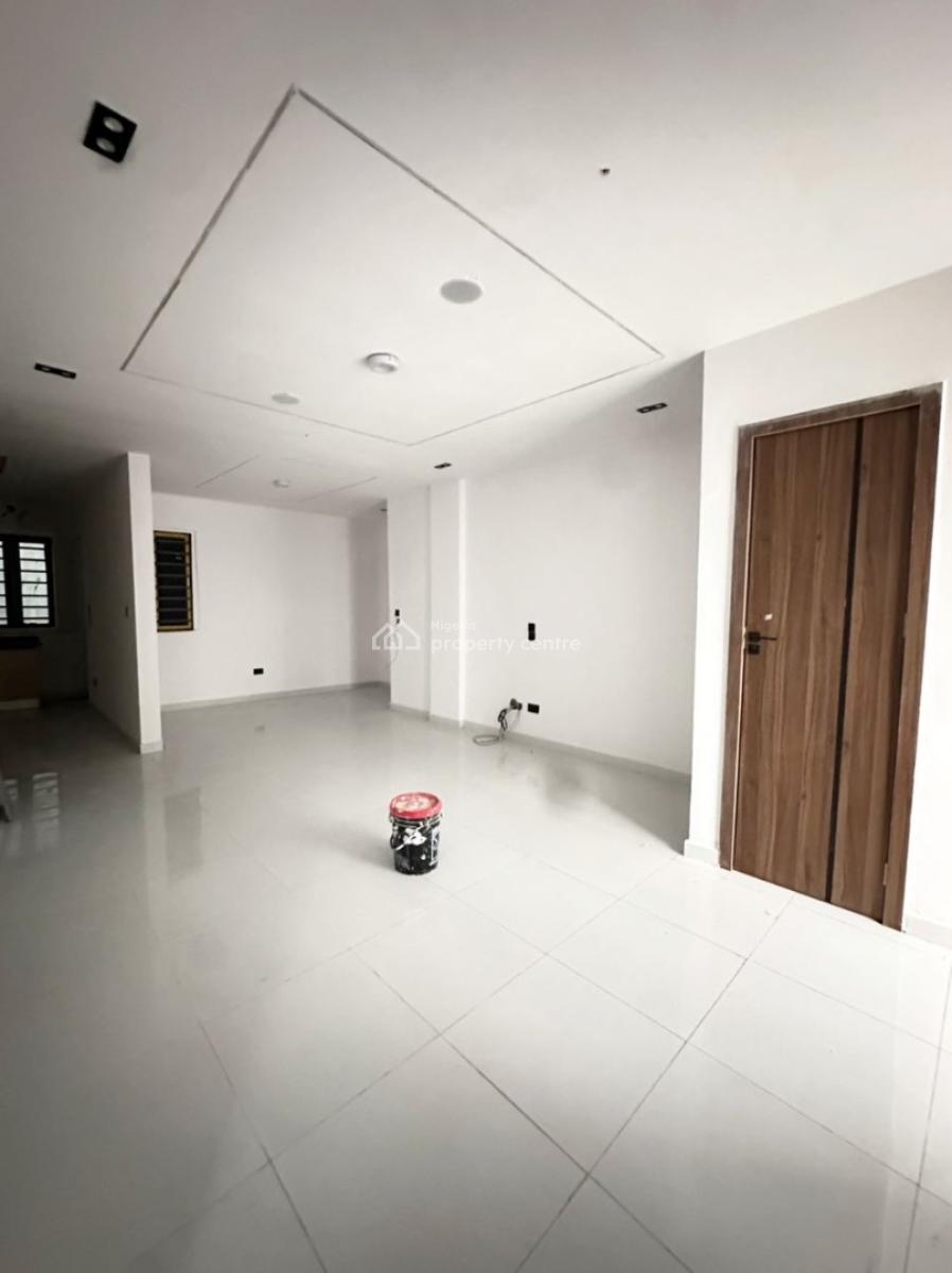 2 Bedroom Apartment, Vgc, Lekki, Lagos, Block of Flats for Sale