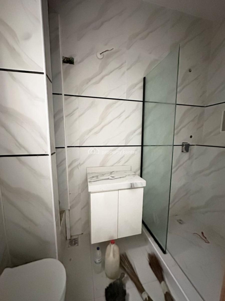2 Bedroom Apartment, Vgc, Lekki, Lagos, Block of Flats for Sale
