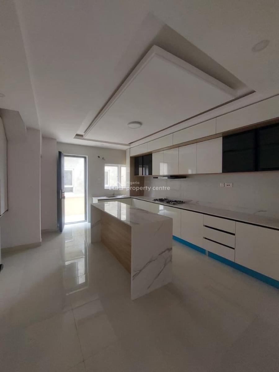 6bedroom Detached House at Lekki, Western Foreshore Estate, Osapa, Lekki, Lagos, Detached Duplex for Sale