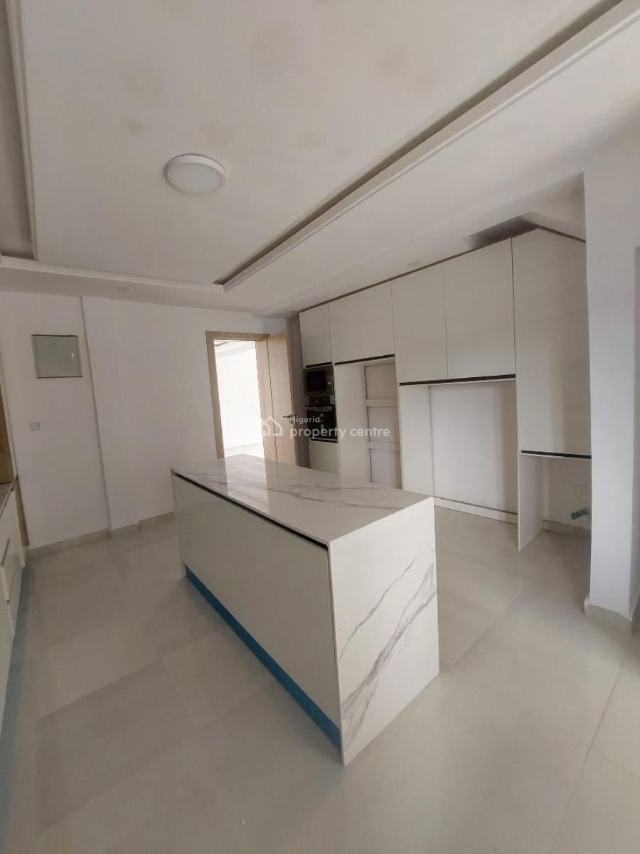 6bedroom Detached House at Lekki, Western Foreshore Estate, Osapa, Lekki, Lagos, Detached Duplex for Sale