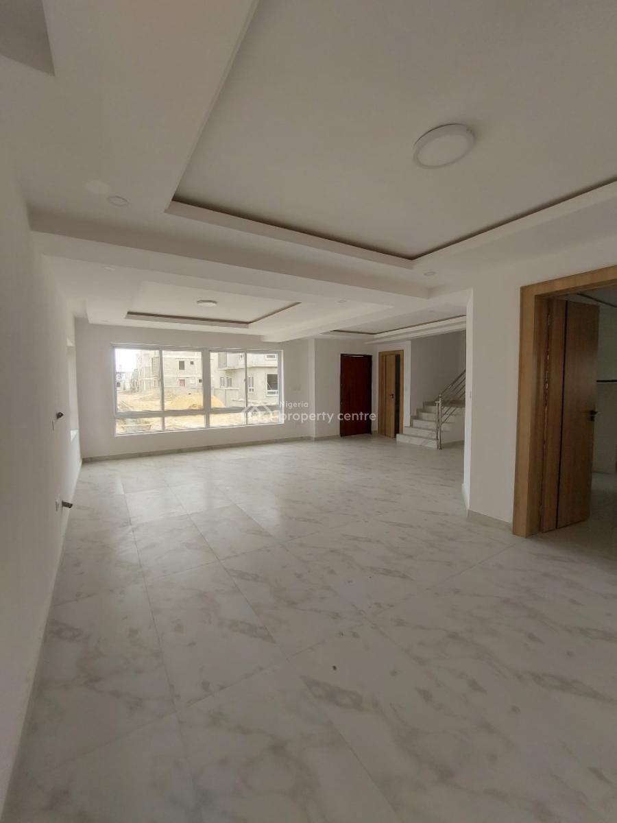 6bedroom Detached House at Lekki, Western Foreshore Estate, Osapa, Lekki, Lagos, Detached Duplex for Sale