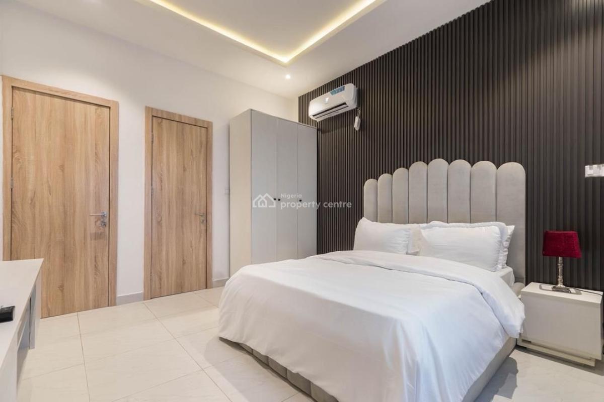 Luxury Two Bedroom Apartment with Rooftop Pool, Gym and Snooker, Lekki Phase 1, Lekki, Lagos, Flat / Apartment Short Let