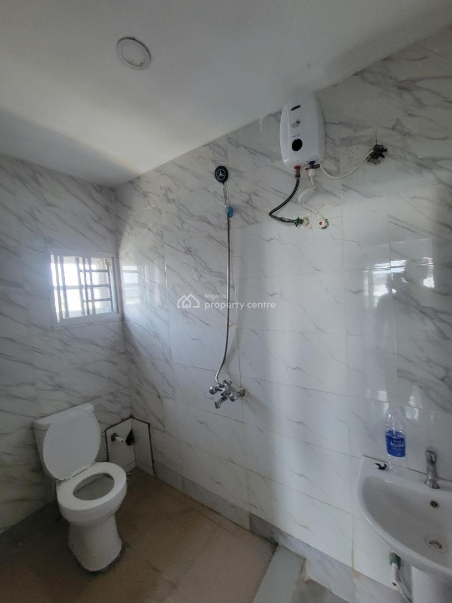 Spacious and Sharp 3 Bedroom Apartment (upstairs), Badore, Ajah, Lagos, Flat / Apartment for Rent