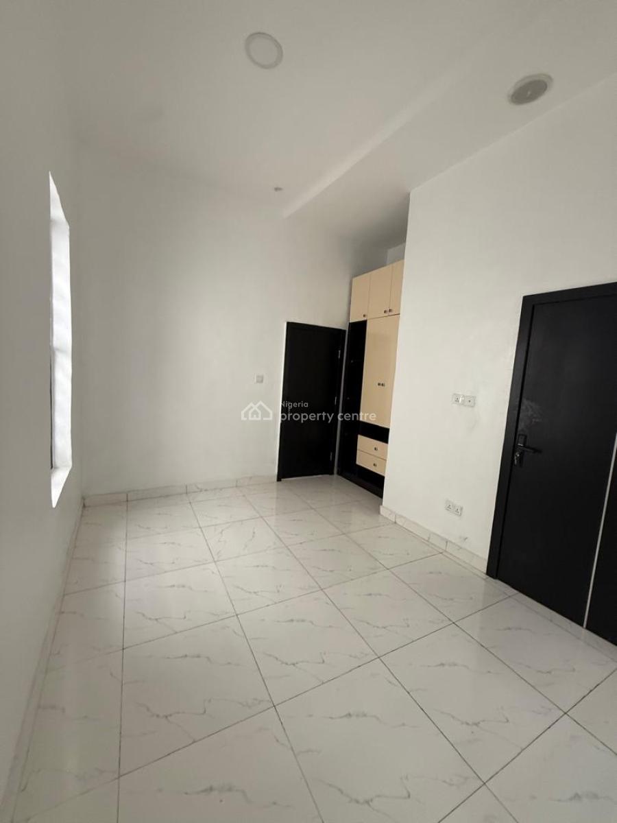 Semi Master Bedroom, Orchid Royal Pine Estate, Lekki, Lagos, Flat / Apartment for Rent