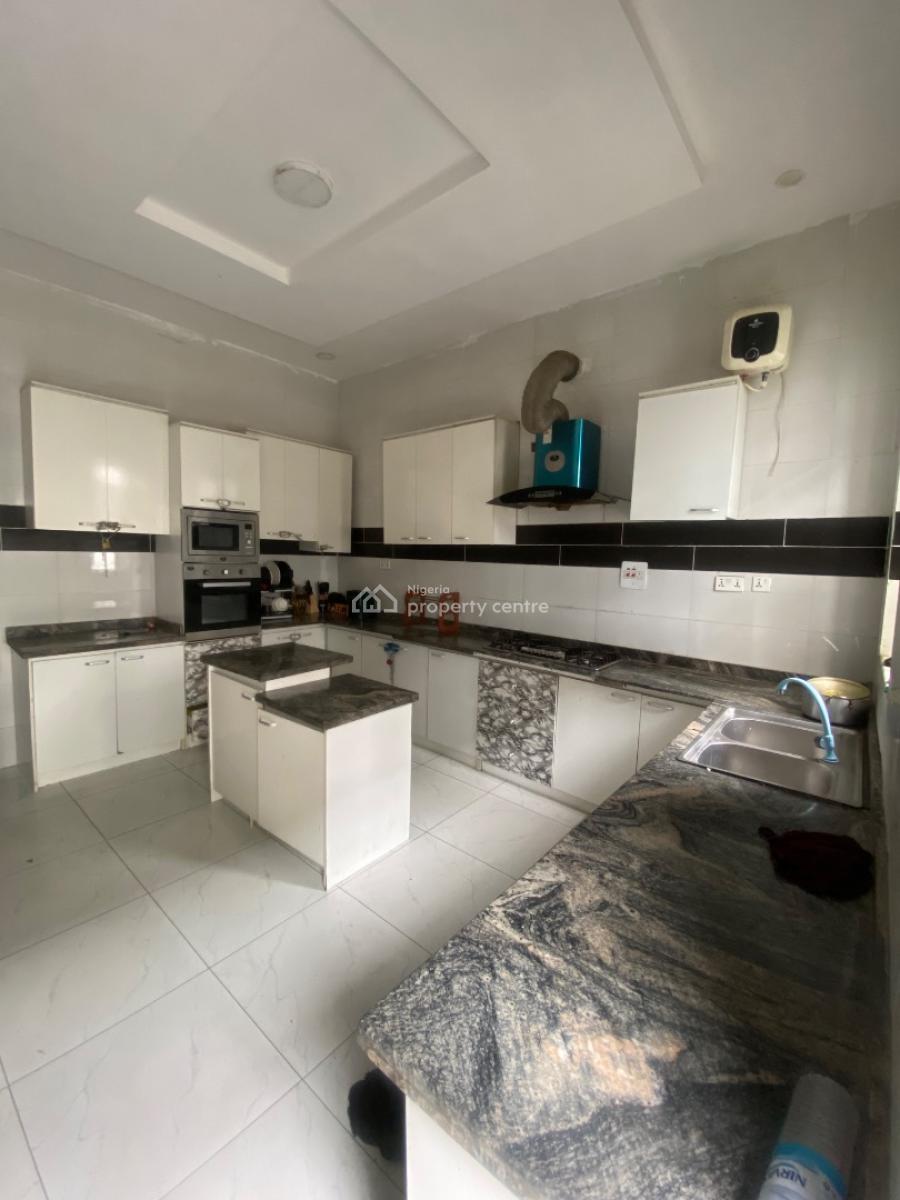 Master Bed with Mini Palor Space, Orchid Road Royal Pine Estate, Lekki, Lagos, Flat / Apartment for Rent