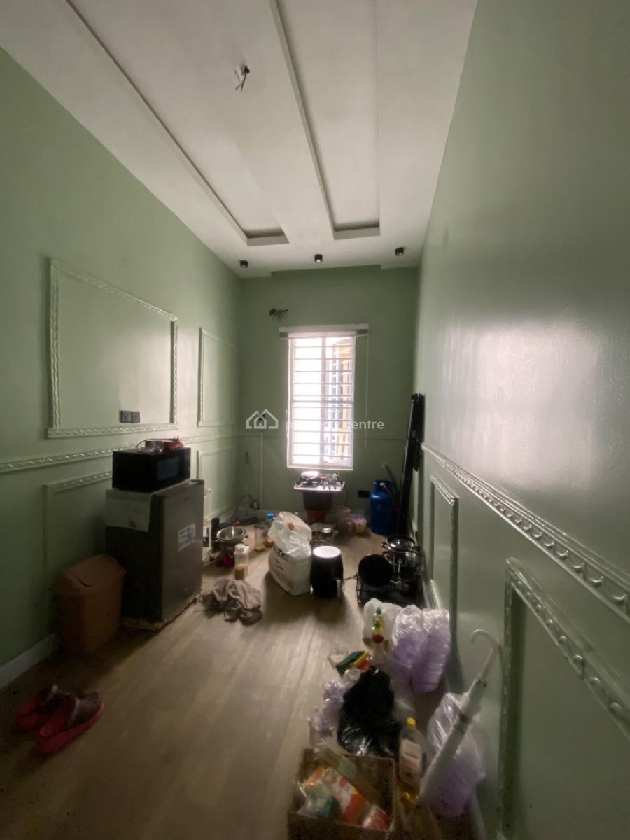 Master Bed with Mini Palor Space, Orchid Road Royal Pine Estate, Lekki, Lagos, Flat / Apartment for Rent