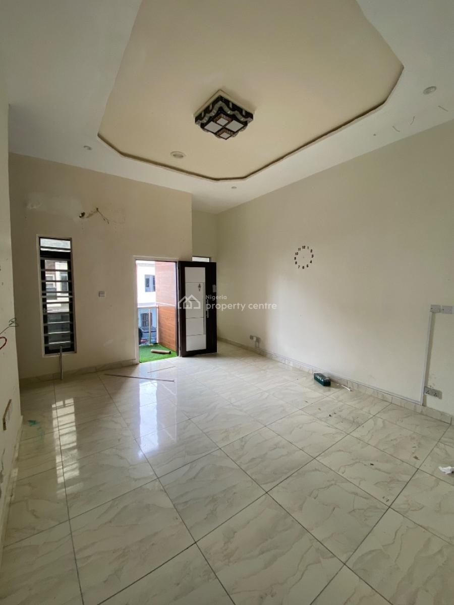 Masters Bed with Mini Parlor Space, Orchid Road Riverstone Estate, Lekki, Lagos, Flat / Apartment for Rent