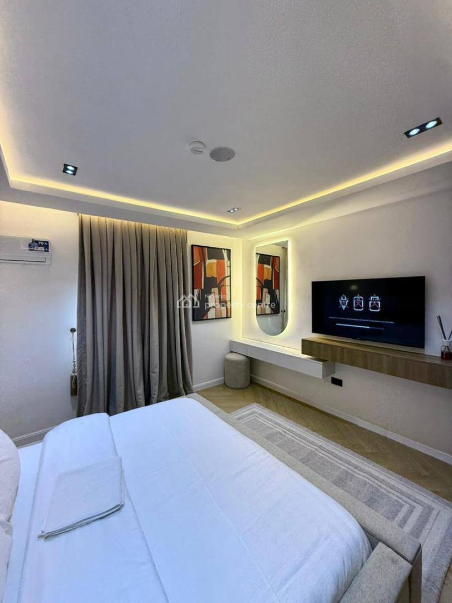 3 Bedroom Apartment with Ps5, Swimming Pool,air Hockey, 24/7 Security, Lekki Phase 1, Lekki, Lagos, Flat / Apartment Short Let