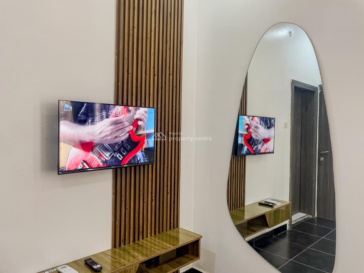 Cozy 3 Bedroom Penthouse with Swimming Pool and Snooker Board, Fatai Idowu Arobieke, Off Admiralty Road, Lekki Phase 1, Lekki, Lagos, Flat / Apartment Short Let