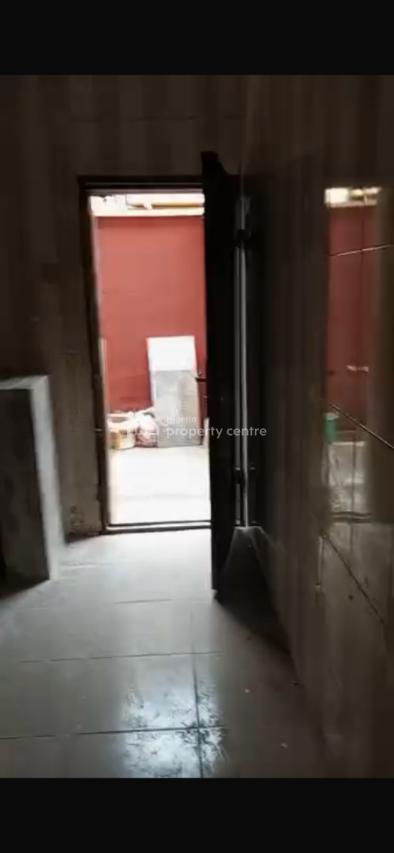 a Very Spacious 3 Bedroom Flat with Rooms En-suite Owner Lives There, Unity Estate, Egbeda, Alimosho, Lagos, Flat / Apartment for Rent