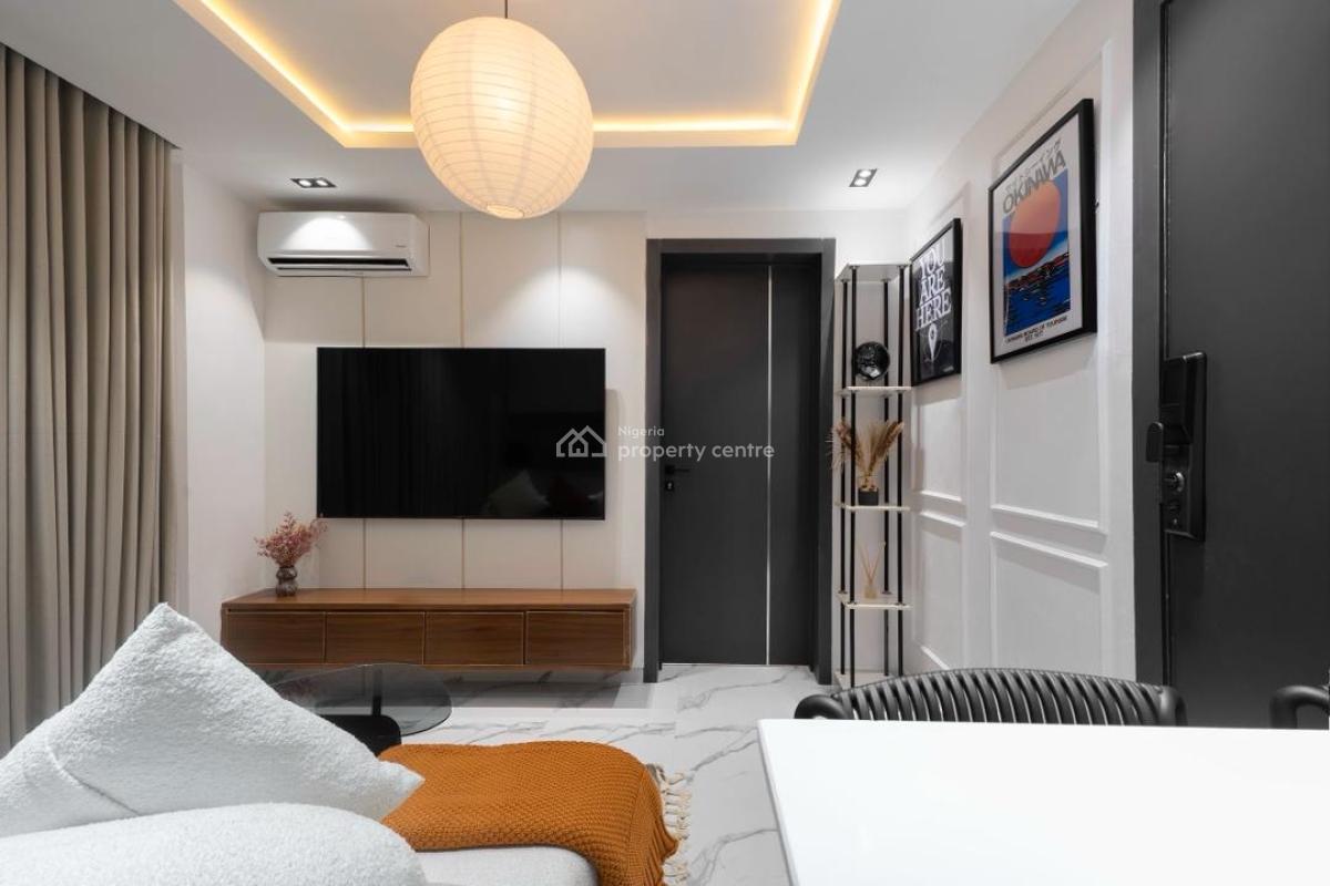 Luxuriously Furnished One Bed in a Nice Estate, Lekki Phase 1, Lekki, Lagos, Flat / Apartment Short Let