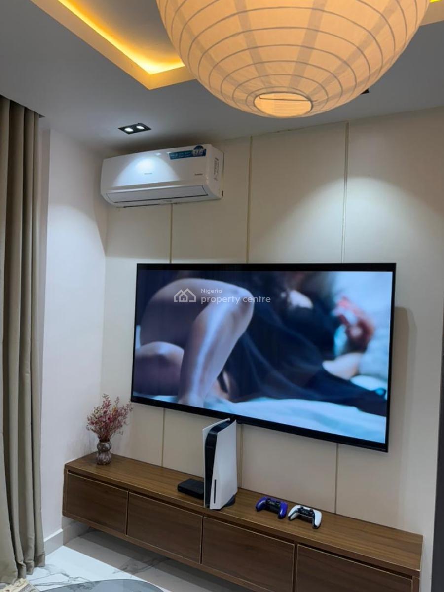Luxuriously Furnished One Bed in a Nice Estate, Lekki Phase 1, Lekki, Lagos, Flat / Apartment Short Let